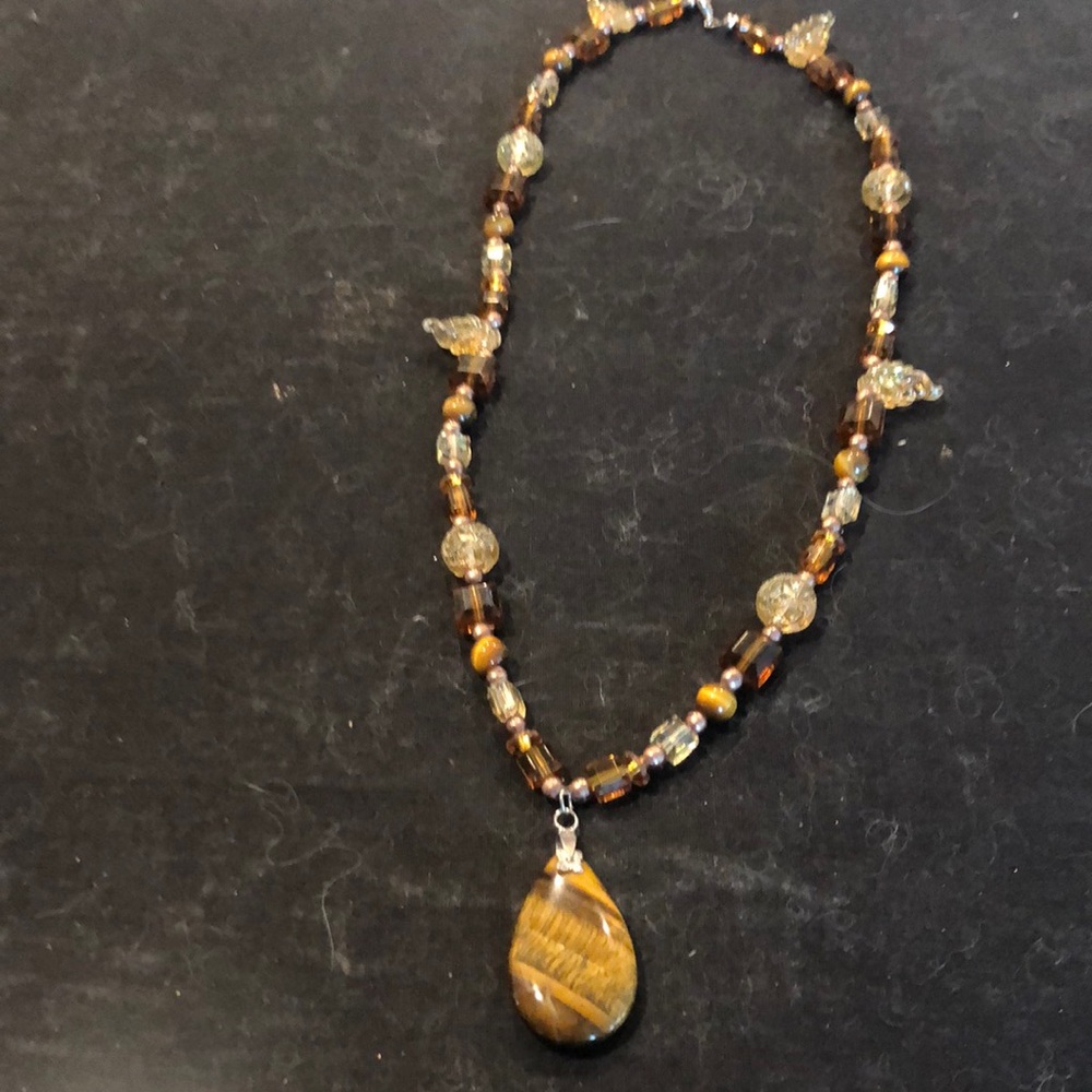 Pretty stone necklace in tiger eye